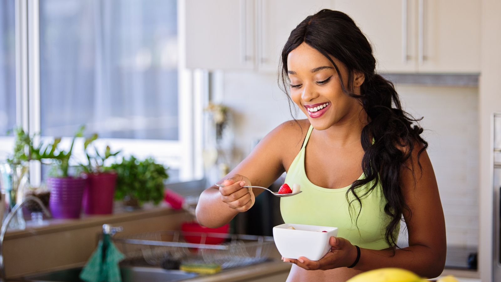 Ăn uống sau làm răng sứ: điều nên và không nên